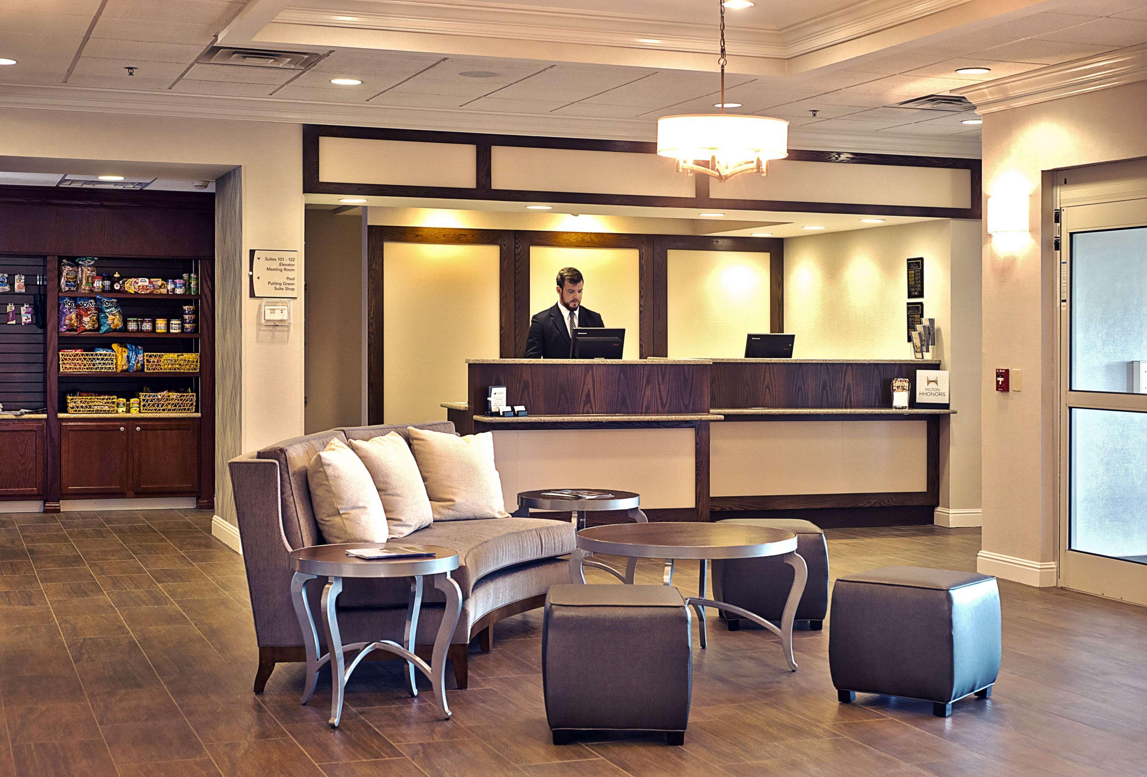 โฮมวูด สวีท บาย ฮิลตัน เลกซิงตัน ฟาแยตมอลล์ Hotel ภายนอก รูปภาพ