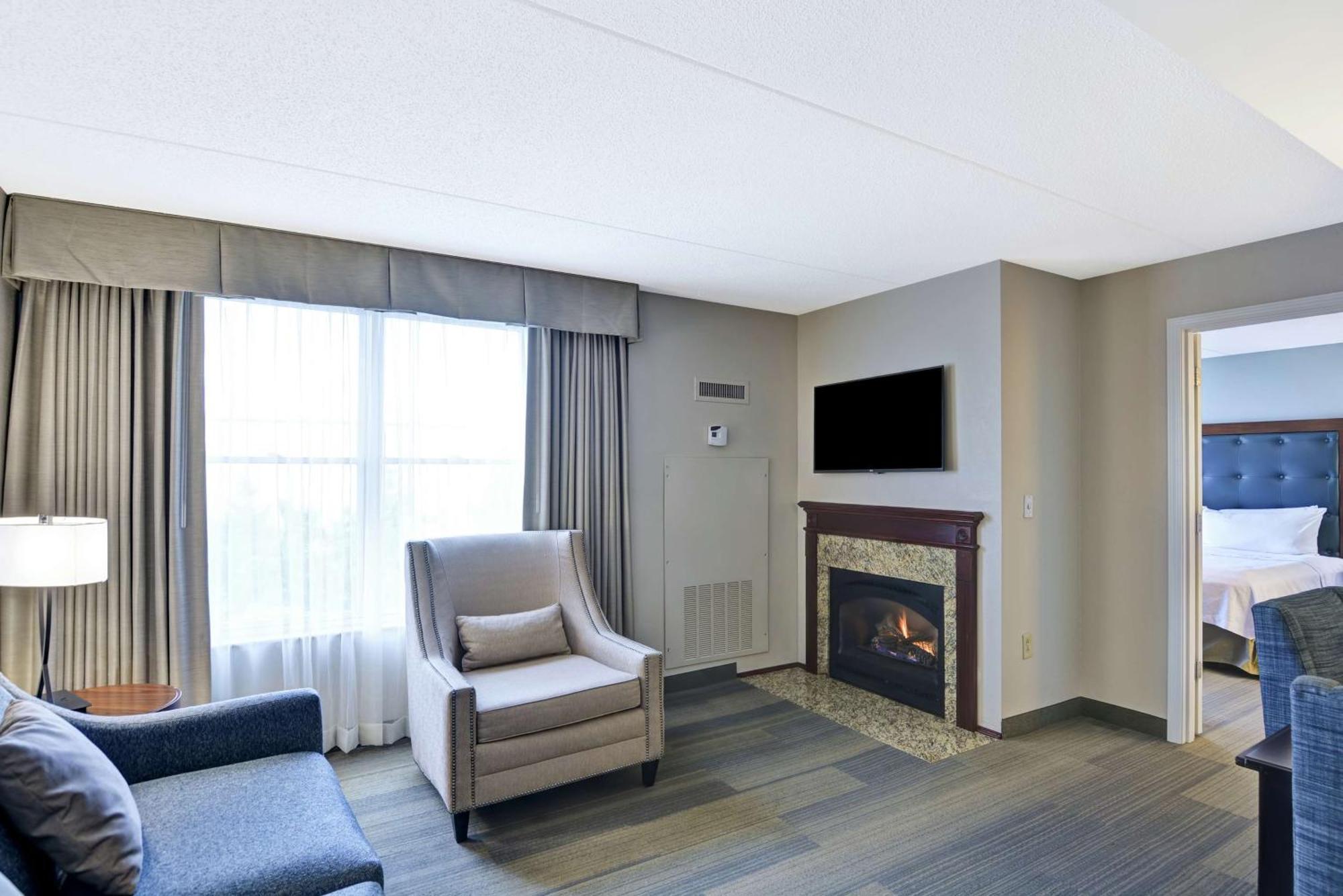 โฮมวูด สวีท บาย ฮิลตัน เลกซิงตัน ฟาแยตมอลล์ Hotel ภายนอก รูปภาพ