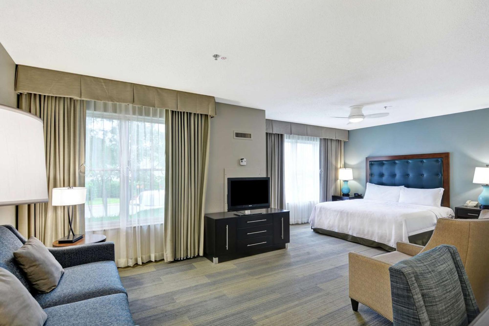 โฮมวูด สวีท บาย ฮิลตัน เลกซิงตัน ฟาแยตมอลล์ Hotel ภายนอก รูปภาพ