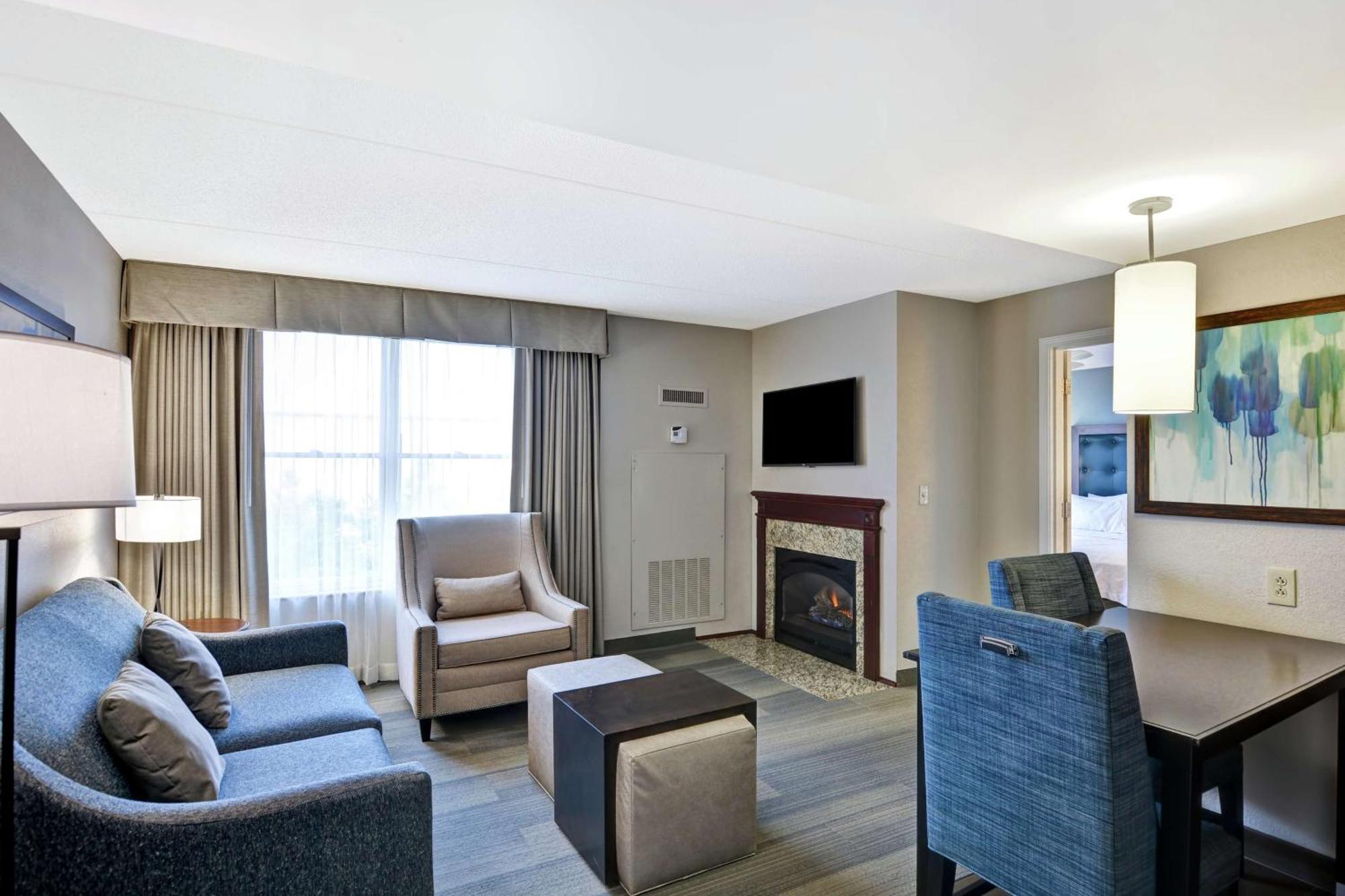 โฮมวูด สวีท บาย ฮิลตัน เลกซิงตัน ฟาแยตมอลล์ Hotel ภายนอก รูปภาพ