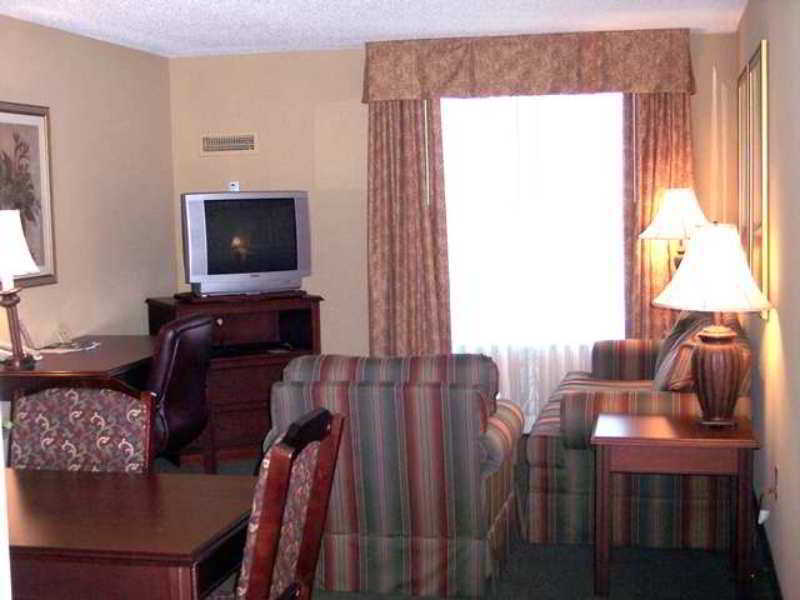 โฮมวูด สวีท บาย ฮิลตัน เลกซิงตัน ฟาแยตมอลล์ Hotel ภายนอก รูปภาพ