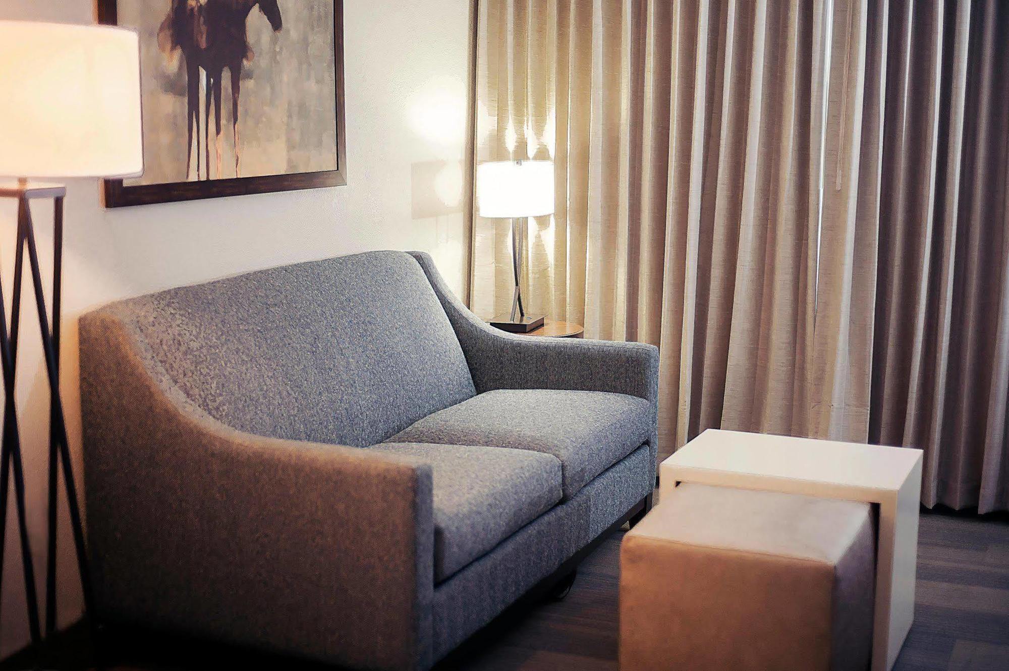 โฮมวูด สวีท บาย ฮิลตัน เลกซิงตัน ฟาแยตมอลล์ Hotel ภายนอก รูปภาพ